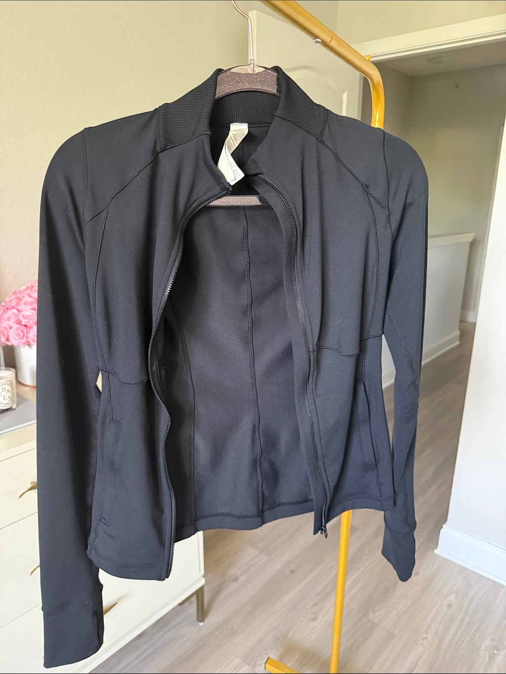 ALO Airbrush Formation Jacket - Black - Picture 2 of 4